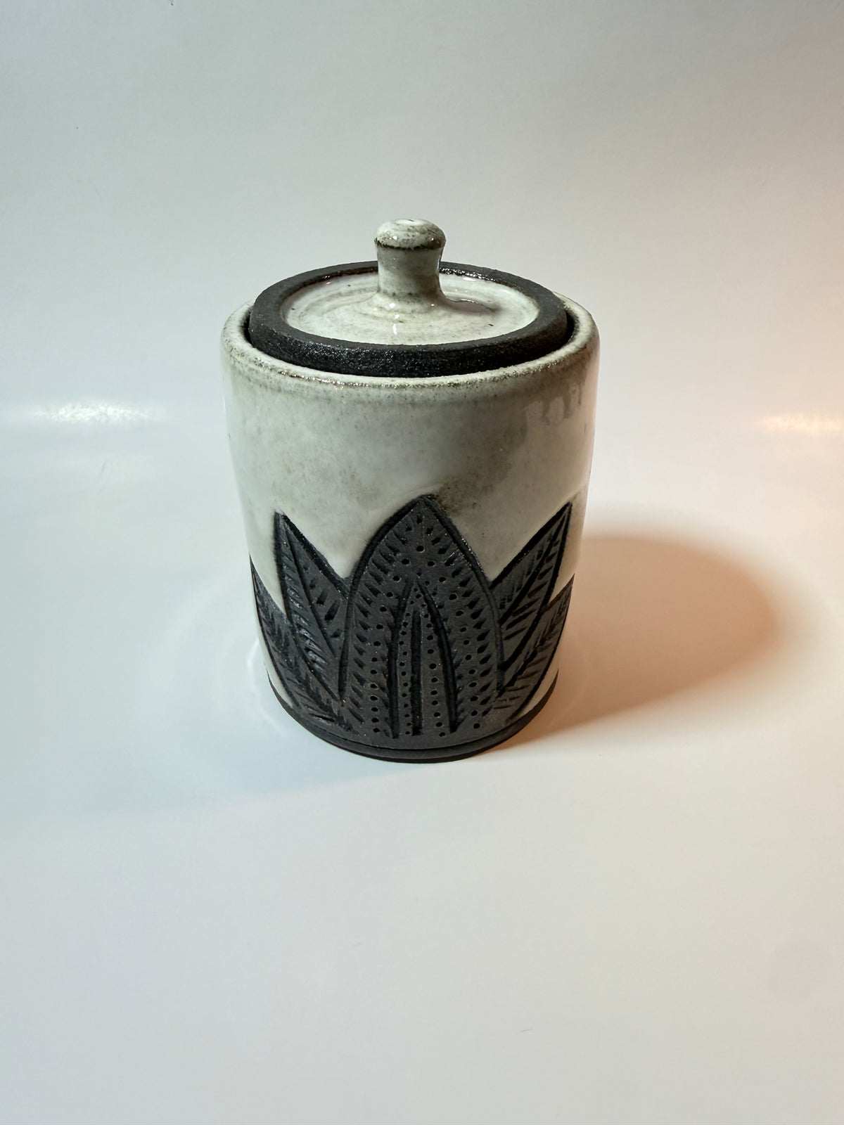Birch Leaf Carved Garlic Keeper