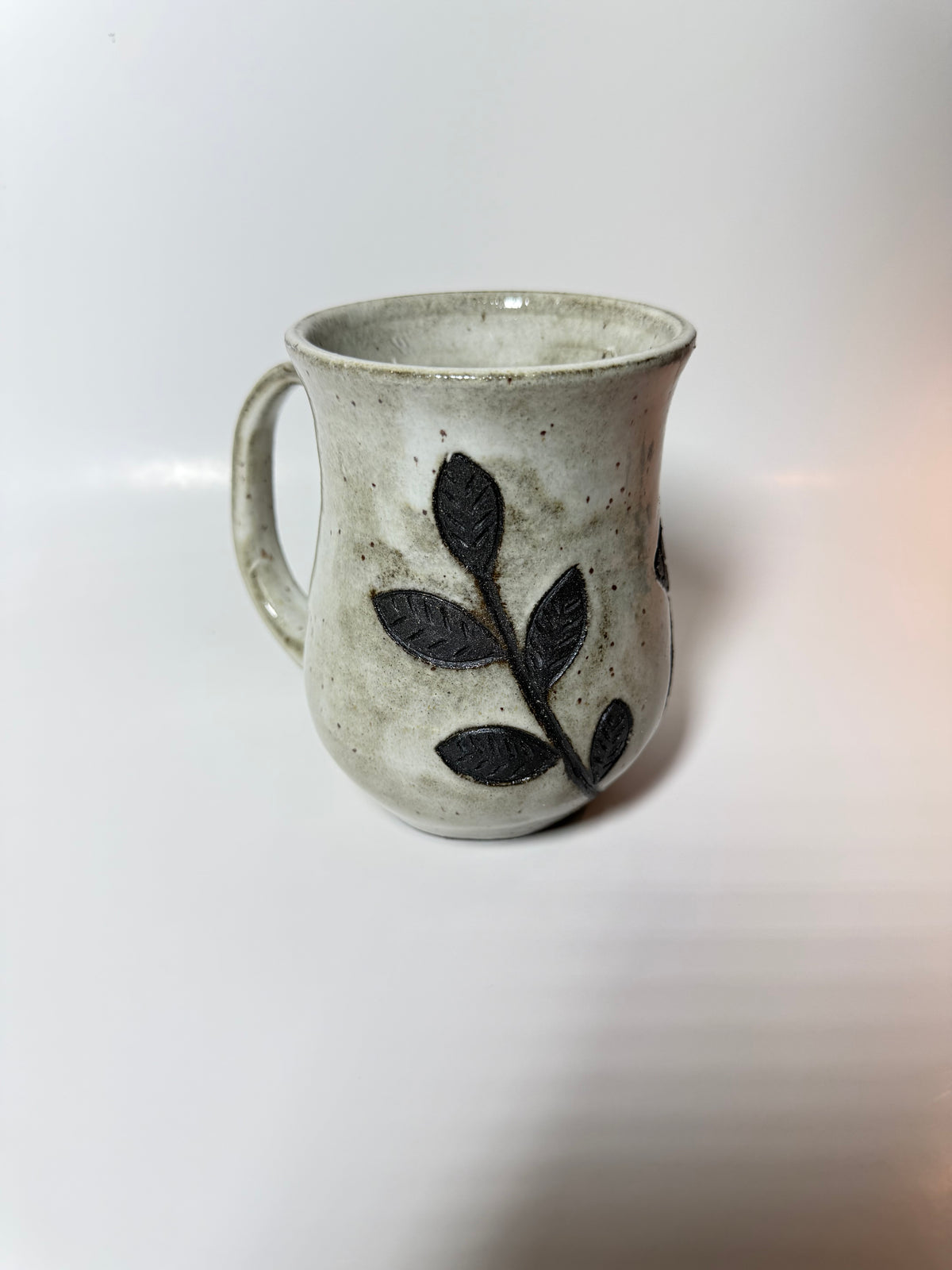 Salt and Pepper Birds of a Feather Carved Leaf Mug