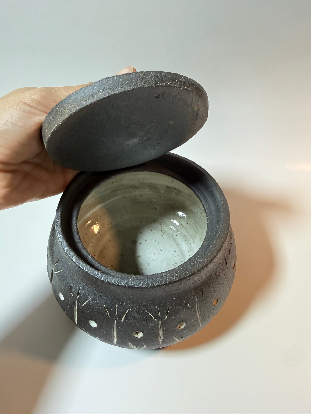 Charcoal Dot Carved Keeper