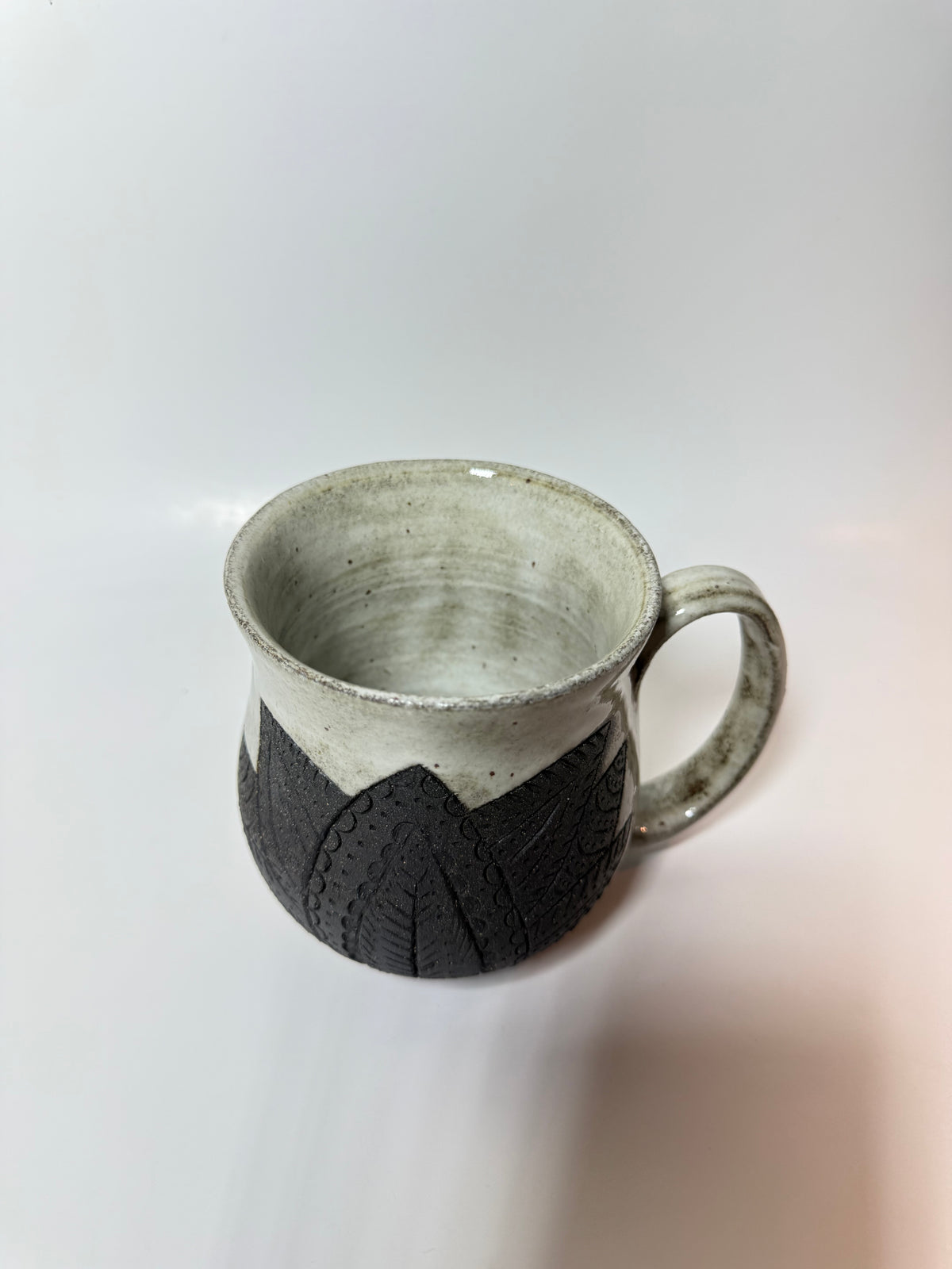 Pepper Dust Speckled Carved Mug