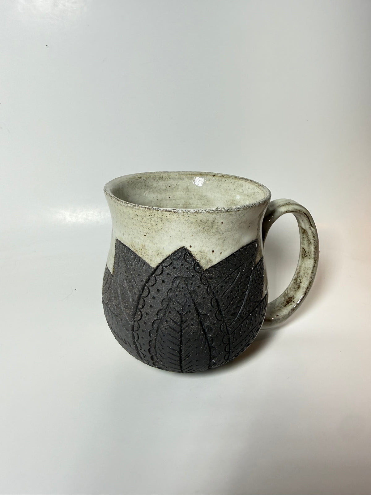 Pepper Dust Speckled Carved Mug